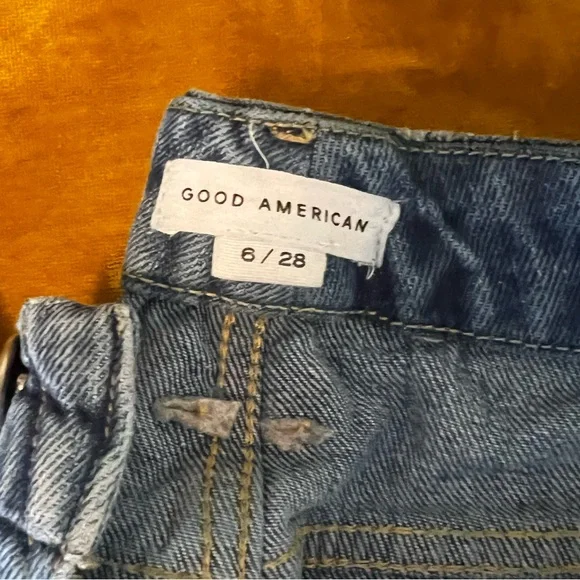 Good American High Rise Jeans - Picture 2 of 4